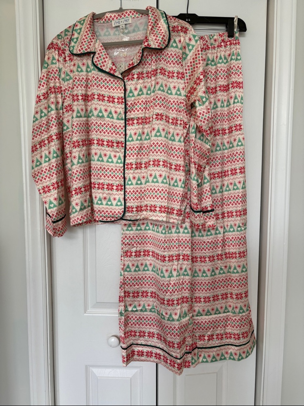 Holiday Tree Print Pajama Set - Red, Green & White SZ M